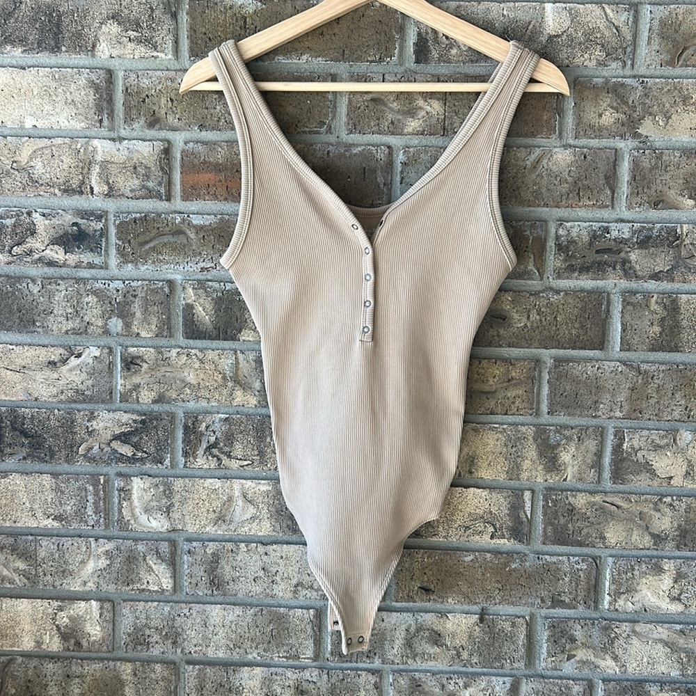 Abercrombie & Fitch tan beige ribbed bodysuit size small soft A & F collection - Picture 2 of 6